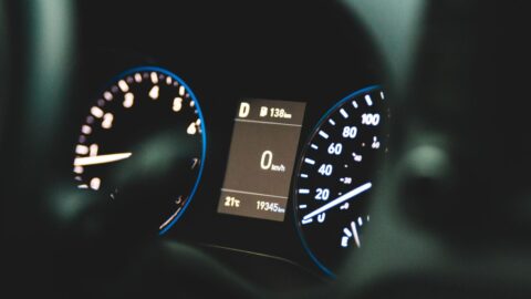 Detran autoriza transferência de carros com 142 mil km “apagados”