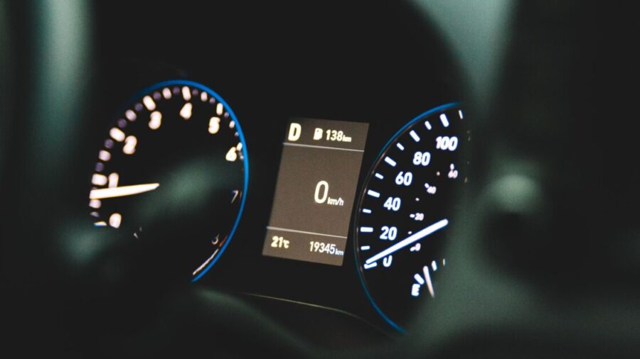 Detran autoriza transferência de carros com 142 mil km “apagados”