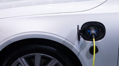 Como Saber Quando Chegou a Hora de Trocar a Bateria do Seu Carro Elétrico