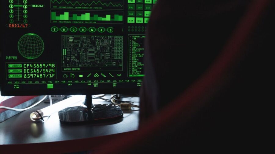 Lei da UE elimina triagem manual de vulnerabilidades